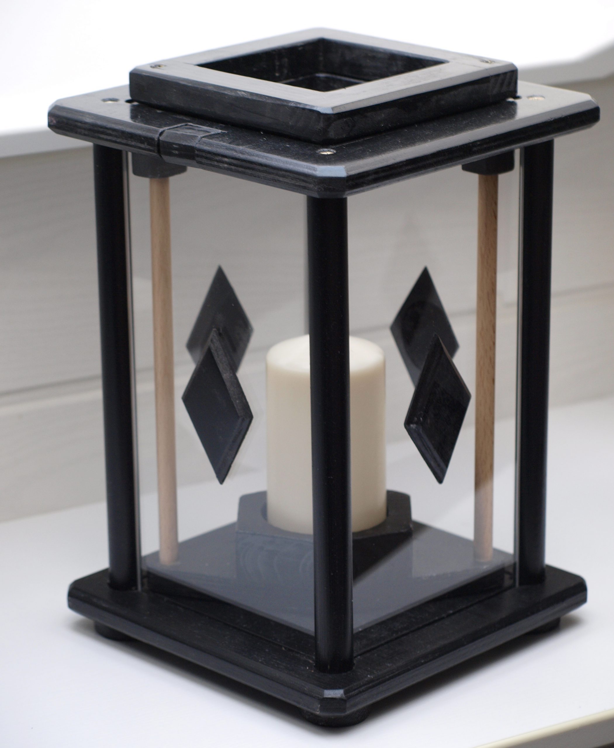 Dekolampe, Holz, schwarz, mit Rauten – Bild 5