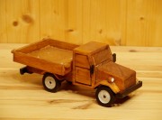 Deko-Lastwagen, Holz, hellbraun