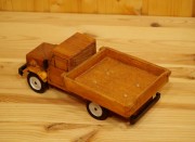 Deko-Lastwagen, Holz, hellbraun